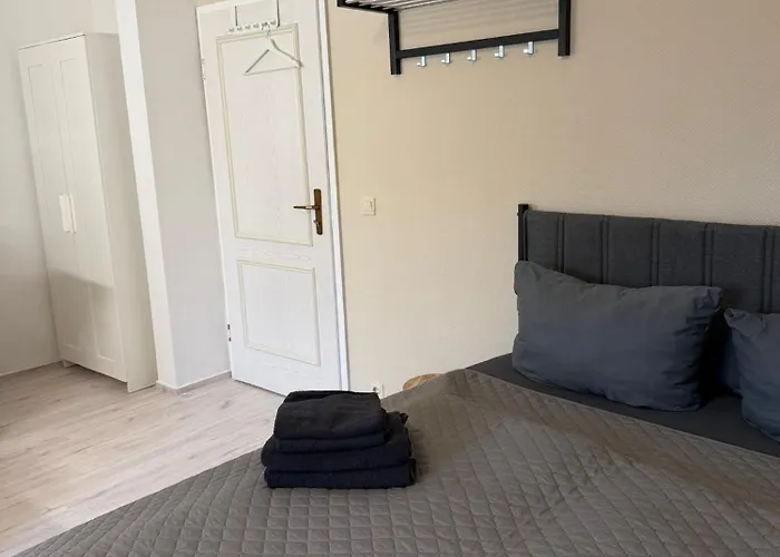 Schaebu! 7 Work And Travel Am Altmarkt